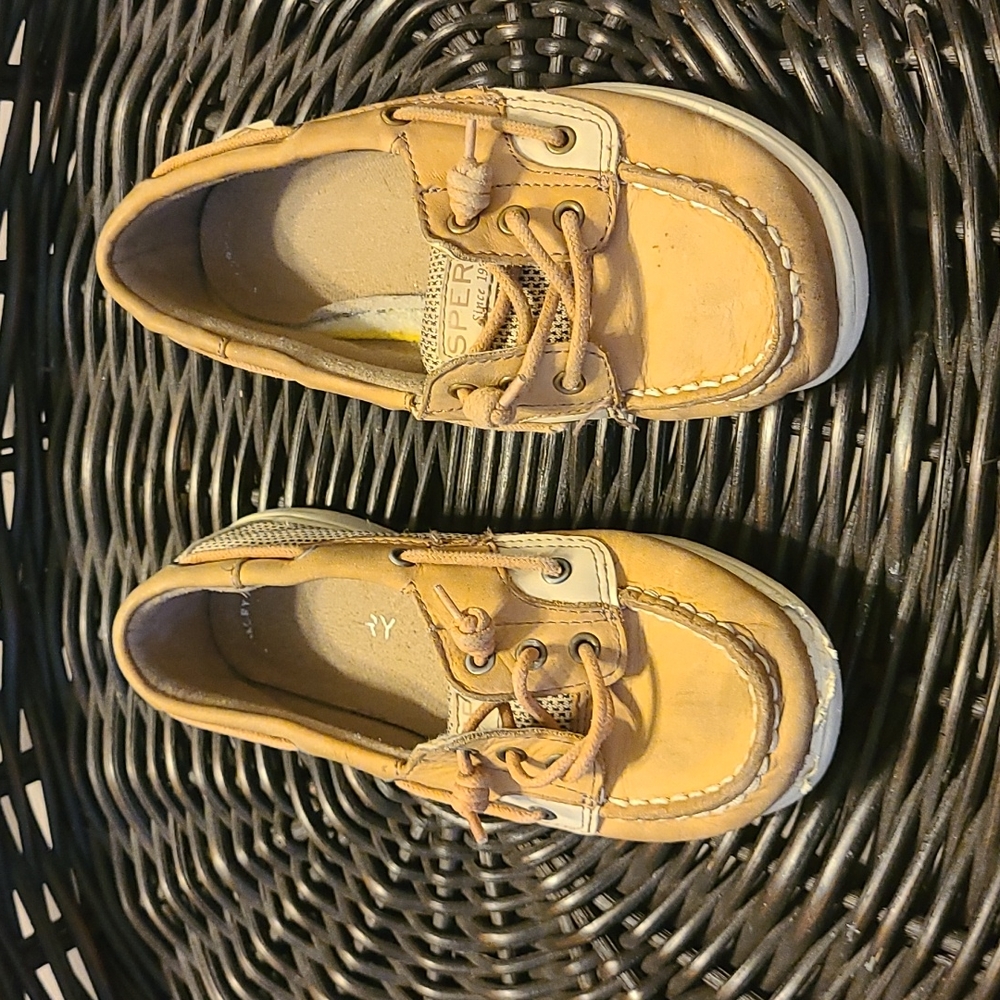 Play condition Sperry loafers